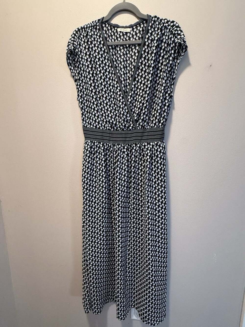 Max Studio Black White Blue Floral Midi Dress V-Neck  Size S